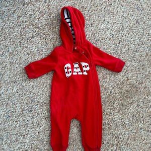 Baby Gap Onesie with good and dual zipper